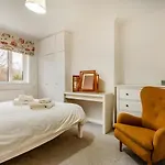 3 Bed In Oc-84638