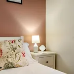 3 Bed In Oc-84638